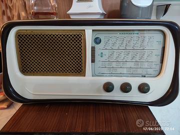 Radio Epoca Magnadyne A14 