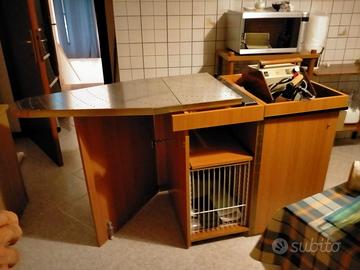 Ferro da stiro con mobile