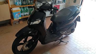 scooterista Peugeot 125