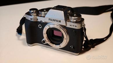 Macchina fotografica Fujifilm X-T3 con obiettivi