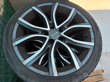 4 Cerchi in lega R17 + gomme invernali