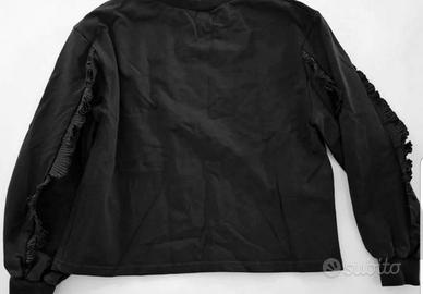 Maglia a maniche lunghe nero. 