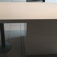 Tavolo pranzo con contenitore 