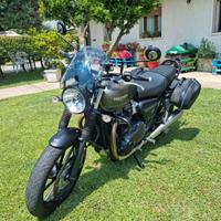 Triumph Street Twin 900cc