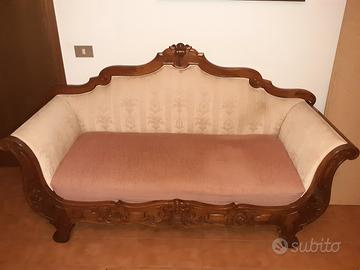 Divano antico da restaurare
