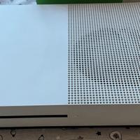 Xbox One S 500 GB + 21 videogiochi + joystick
