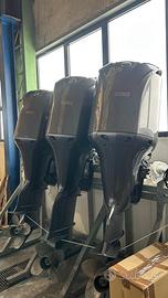 Tre motori Yamaha 350 v8