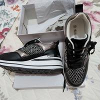 Scarpe sneakers donna numero 37 zeppa. Come nuove!