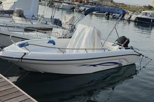 Barca Ranieri International Voyager 19 con motore