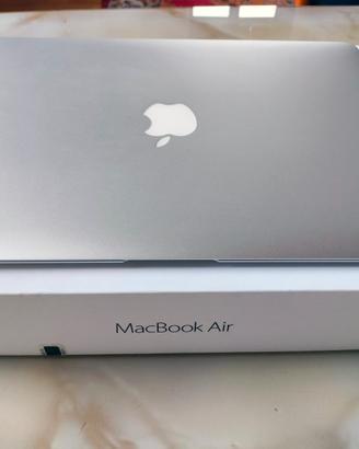 Apple MacBook Air 13" (2017) - Core i5 / 8GB / 128