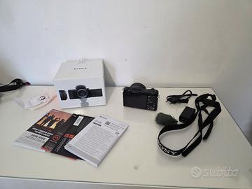 Sony alpha ZV-E10L con obbiettivo 16-50mm