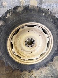 Gomme strette da trattore 13.6 R36 per trattamenti