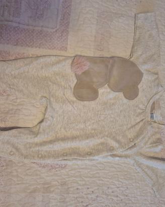 Cuscino allattamento e vestiti bimba