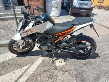 KTM DUKE 125 anno 2018