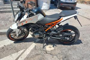 KTM DUKE 125 anno 2018