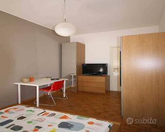 Stanza in appartamento di 116 m² a Milano