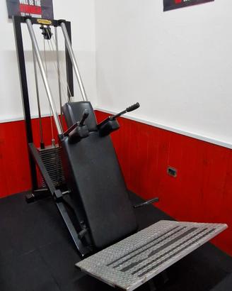 Hack squat technogym