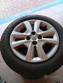 pneumatici invernali 185/65 R15 con cerchi 