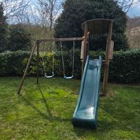 altalena doppia con scivolo e casetta