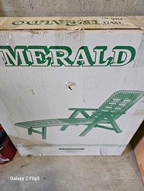 Sdraio di plastica verde