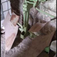 Aratro mono vomero reversibile attacco tre punto