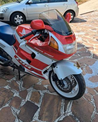 Honda CBR 1000 F