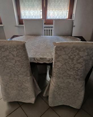 Quattro sedie da sala