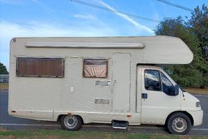 Camper mansardato