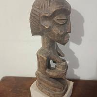 statua grande tribale figura di donna 