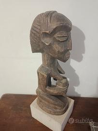 statua grande tribale figura di donna 