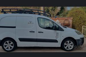 Veicoli commerciali  peugeot partner