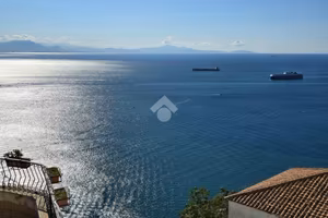 4 LOCALI A VIETRI SUL MARE