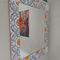 Specchio con mattonelle di vietri