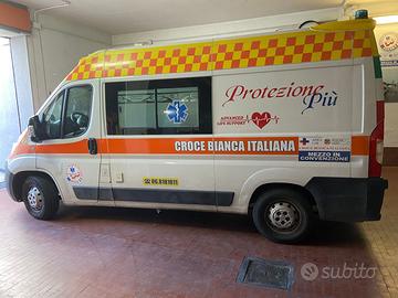 AMBULANZA FIAT DUCATO 2300 ANNO 2018 ATTREZZATA