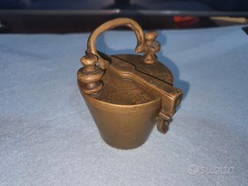 Pila di Carlo Magno Antica Pesi a Tazza