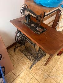 Macchina da cucire Singer a pedale