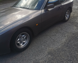 Porsche 944