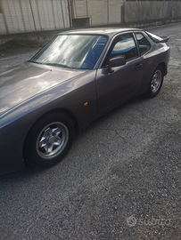 Porsche 944