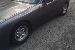 Porsche 944
