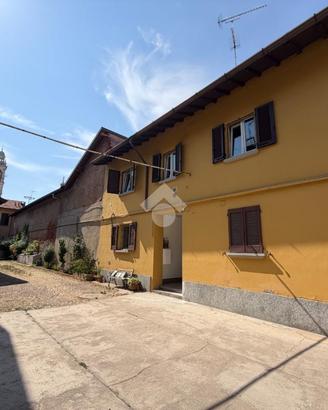 CASA DI CORTE A MAGENTA