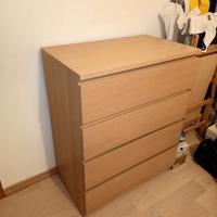 Comò più due comodini 