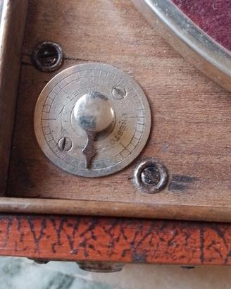 Grammofono portatile a valigetta
