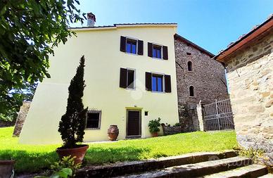 CASA SEMINDIPENDENTE A VICCHIO