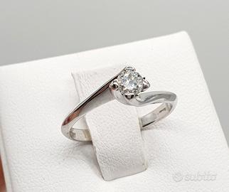 COD.548.25 ANELLO SOLITARIO ORO BIANCO 18K 750