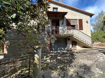 CASA SEMINDIPENDENTE A ORVIETO