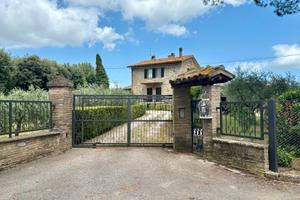 Delizioso appartamento in zona tuderte