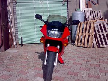 Honda VFR 750 F - 1990
