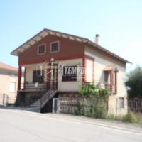 CASA SINGOLA CON CORTE E LABORATORIO