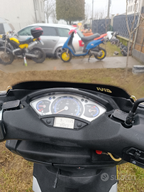 XMax 250 2005 con 30000 km