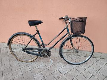 Bicicletta da 26 olimpia con cesto meccanica perfe